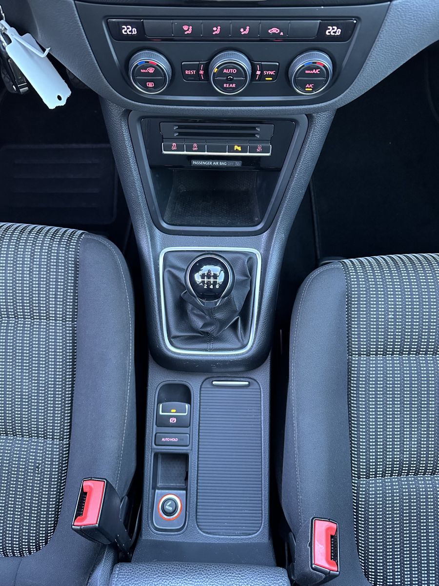 Fahrzeugabbildung SEAT Alhambra 1.4 TSI Style 7-Sitzer NAV+XEN+PANO+KAM