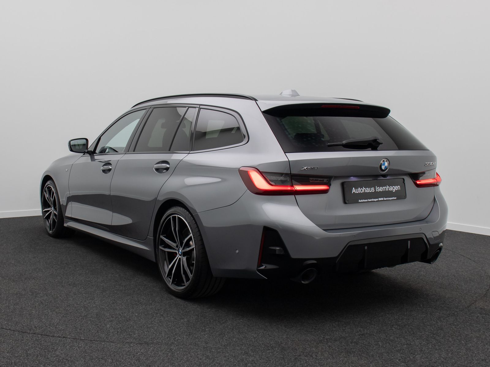Fahrzeugabbildung BMW 330d xD M Sport ACC Kamera H/K Panorama HUD 19"