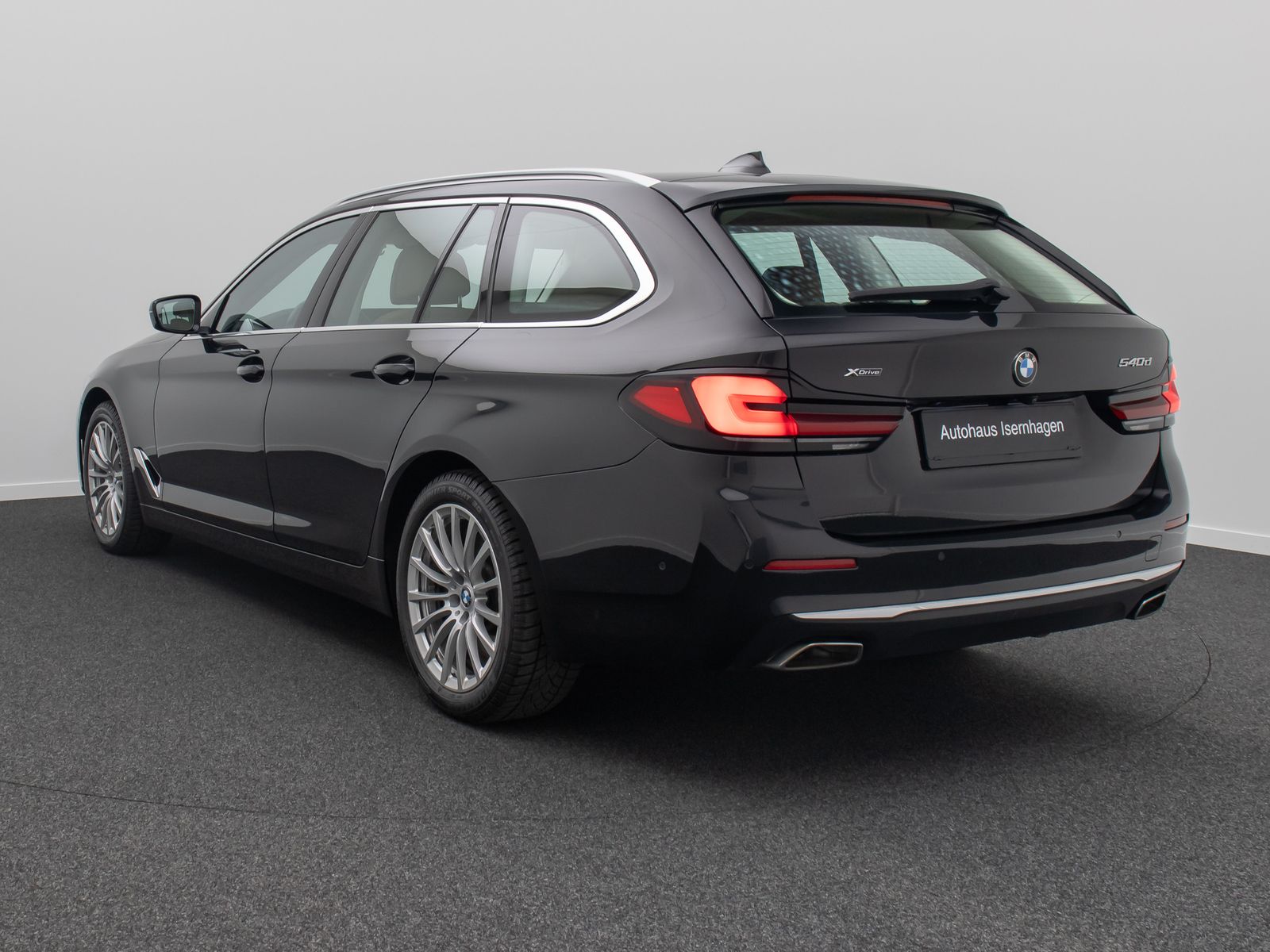 Fahrzeugabbildung BMW 540d xD LuxuryLine HUD Kamera DAB Laser Panorama
