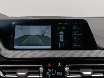 Fahrzeugabbildung BMW 120i M Sport Pro Kamera DAB HiFi AHK Lenkrhz 19"