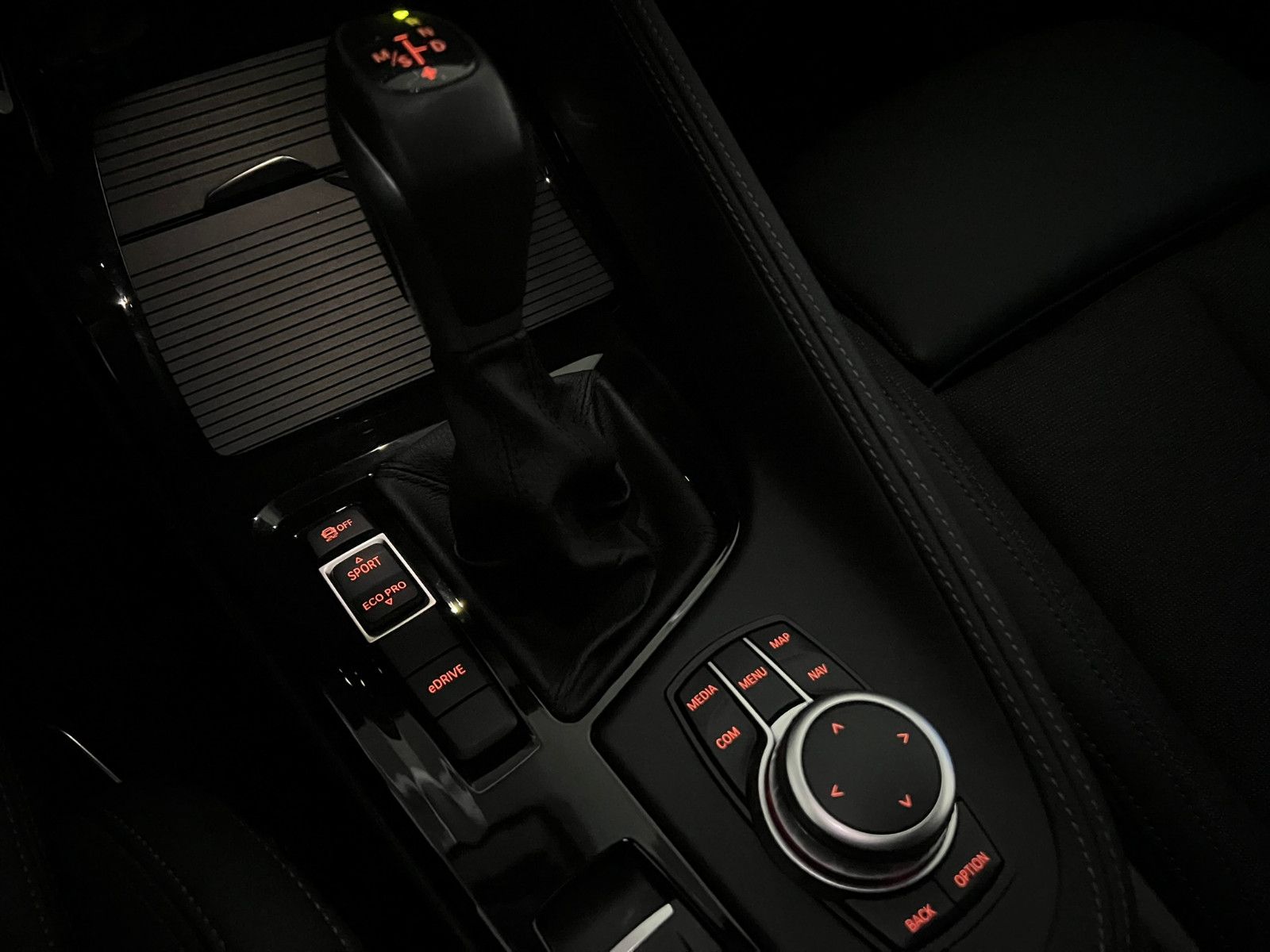 Fahrzeugabbildung BMW X2 xDrive 25 e M SPORT/LED/NAVI PROF./ACC/DAB