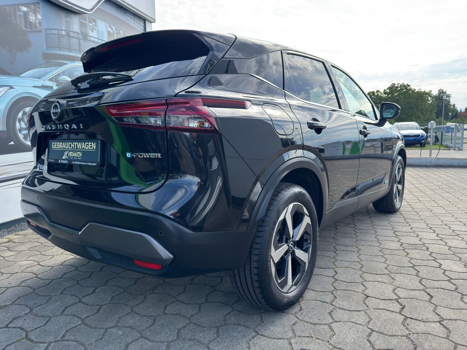 Fahrzeugabbildung Nissan Qashqai 1.5 VC-T N-Connecta*360°Cam*NAVI*eHeck