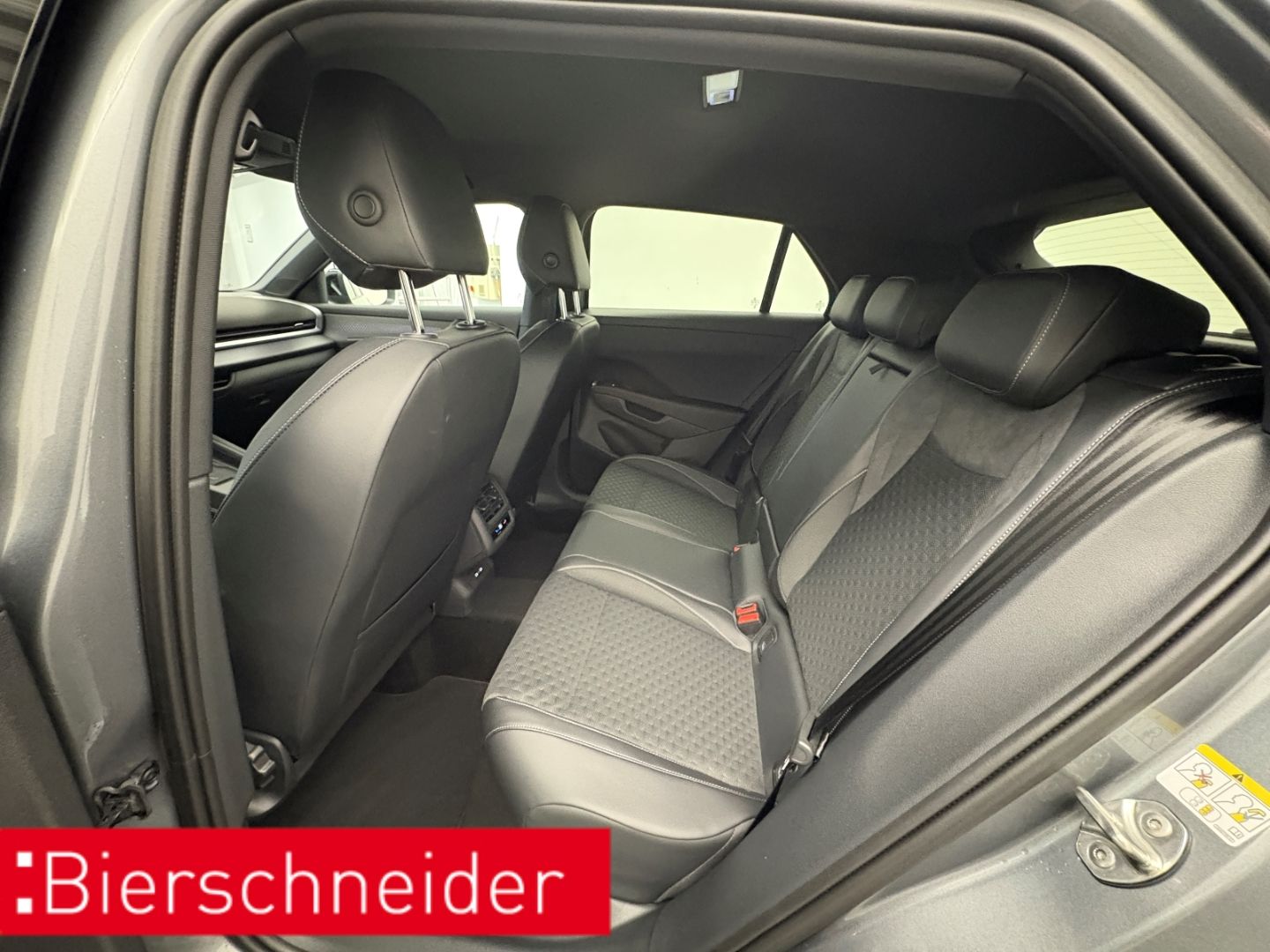 Volkswagen T-Roc - Bild 9