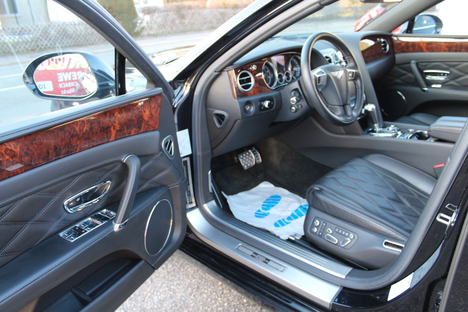 Flying Spur 6.0 W12 Muliner Ausstattung!