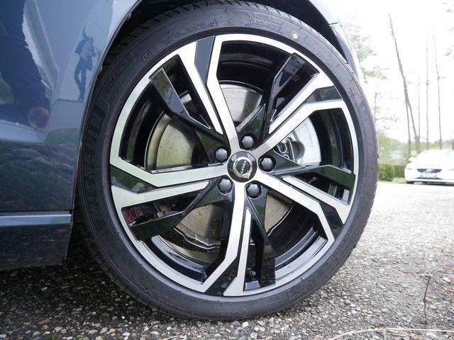 Volvo V60 T8 AWD Plus Dark Plug-In Hybrid ACC LED 360 