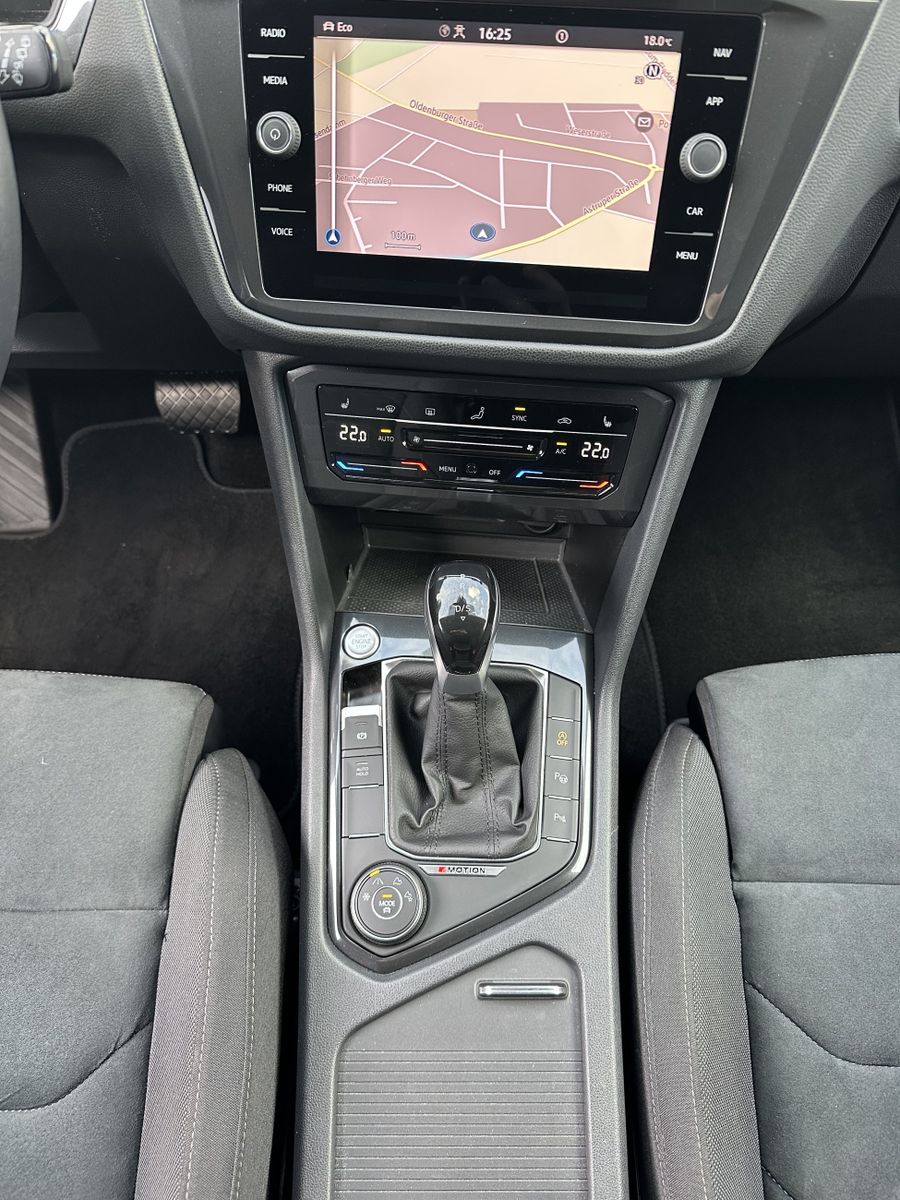 Fahrzeugabbildung Volkswagen Tiguan Allspace 4M Elegance NAV+IQ-LIGHT+KAM+H&K