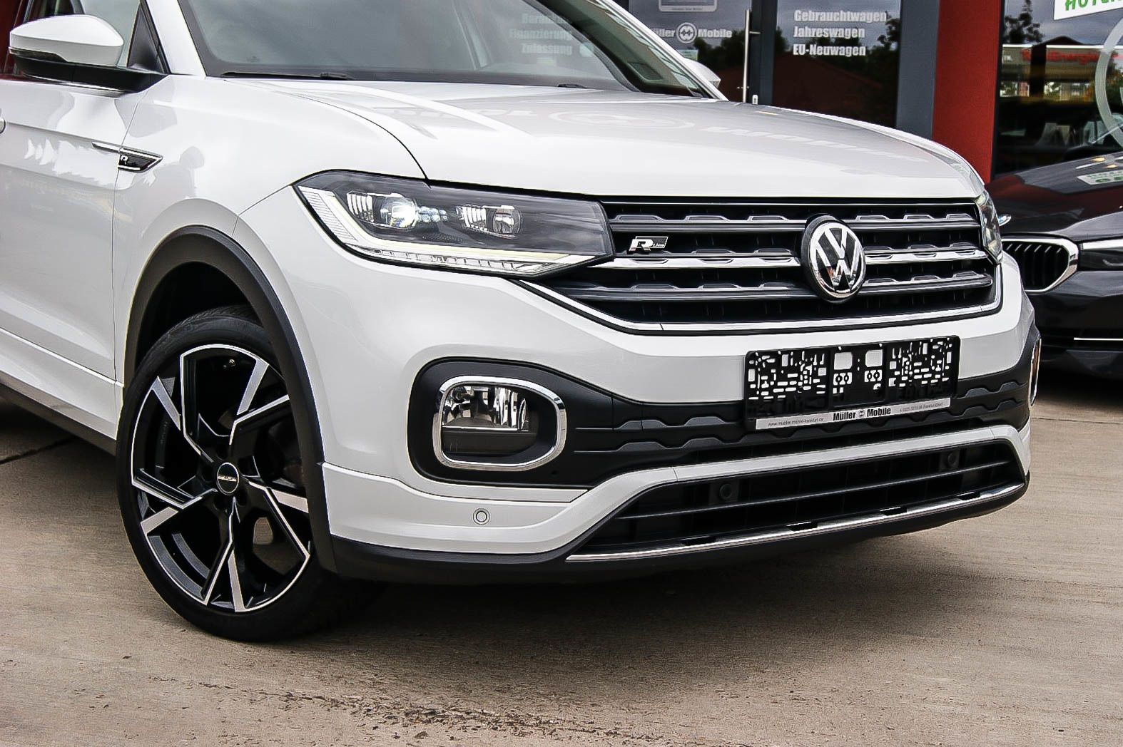 Fahrzeugabbildung Volkswagen T-Cross 10 Style DSG R-LINE VIRTUAL NAVI ACC 18'