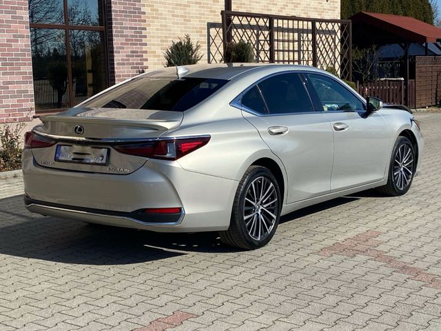Lexus ES 300h LIFT R-KAMERA/LED/ LEDER/1-HAND/