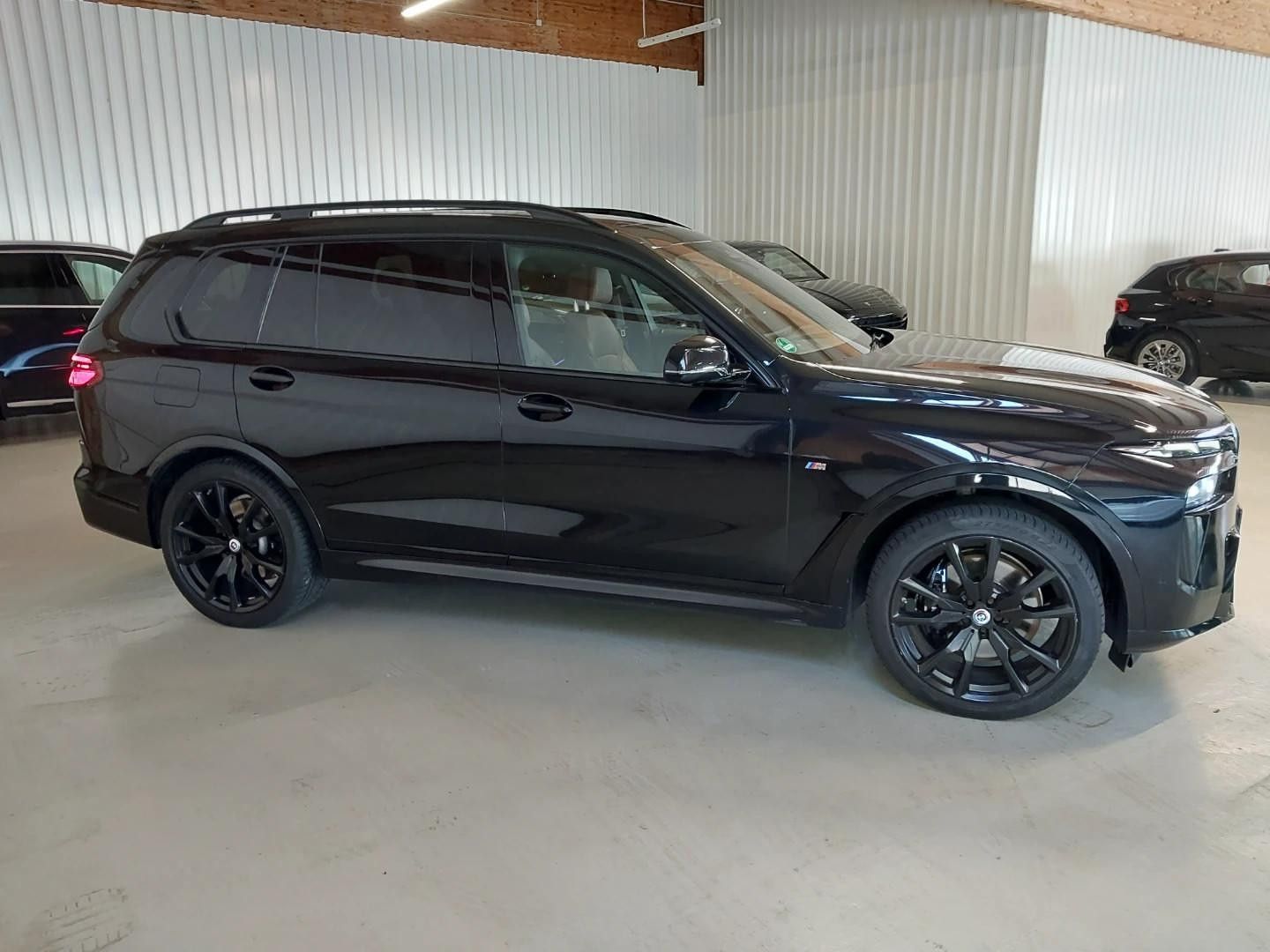 Fahrzeugabbildung BMW X7 xDrive 40 d M Sport PRO|SKY-LOUNGE|7-SITZE|