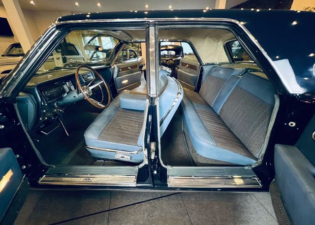 Fahrzeugabbildung Lincoln 1962er Continental Suicide Doors 429 cui V8