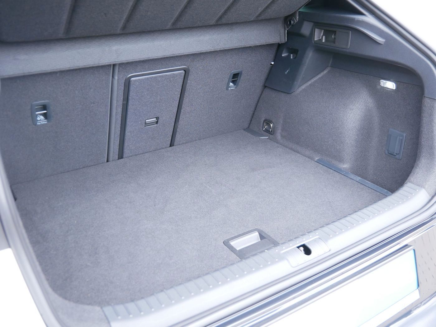 Fahrzeugabbildung CUPRA Formentor 1.5 eTSI NEU49T DSG 360° ACC SHZ+LHZ