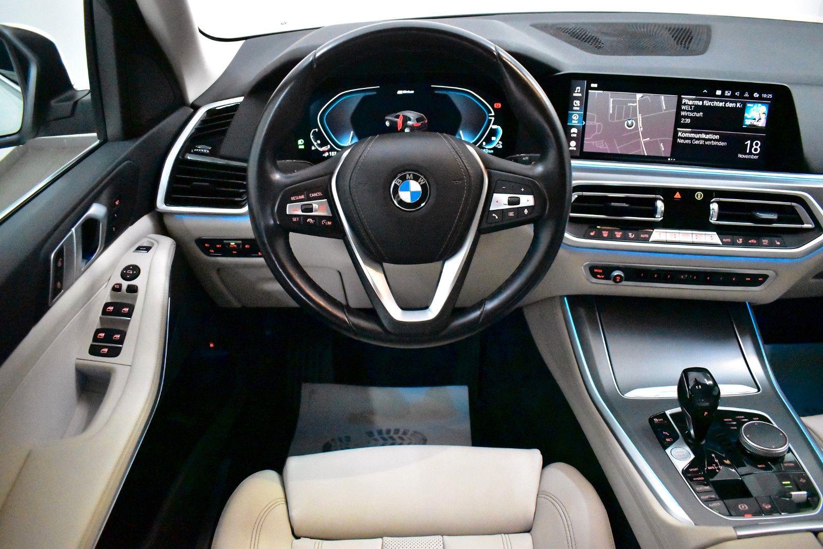 Fahrzeugabbildung BMW X5 xDrive45e,Leder,Navi,HUD,Panorama,Luftfed.