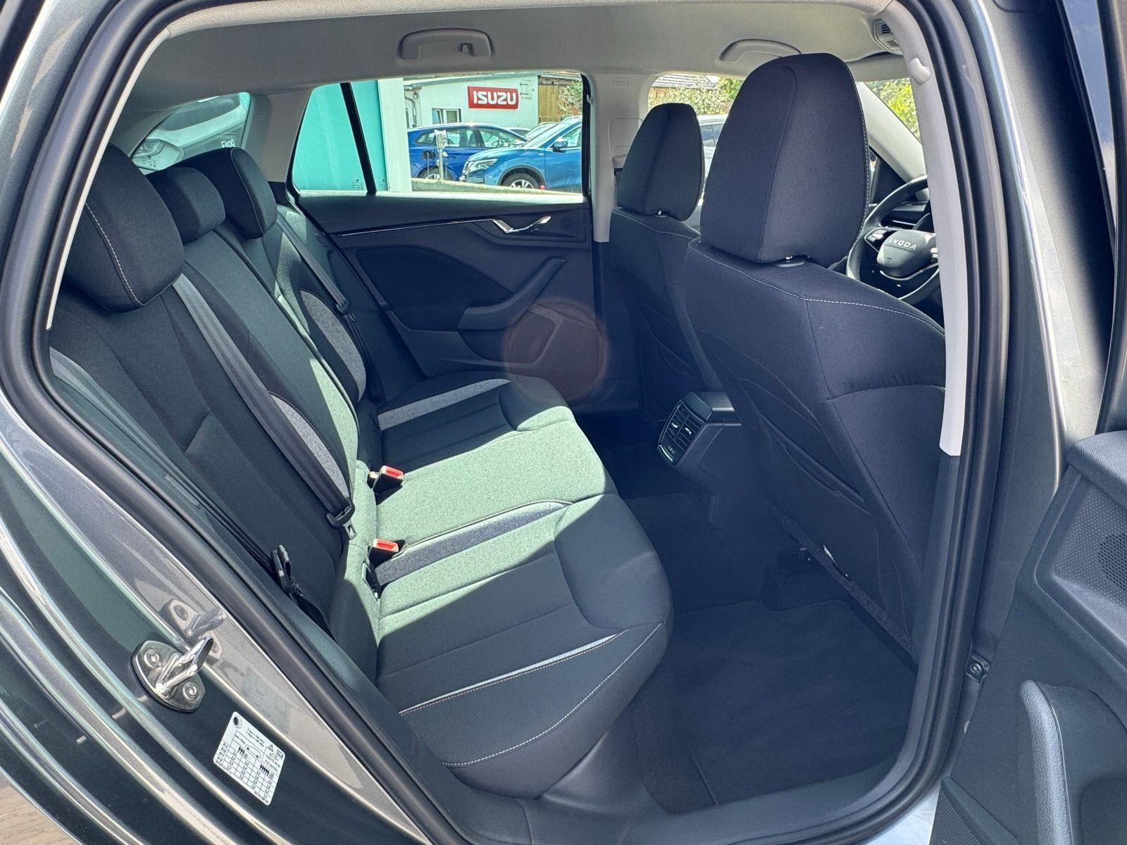 Fahrzeugabbildung SKODA Scala 115PS DSG*RFK*18Zoll*eHeck*Allwetter