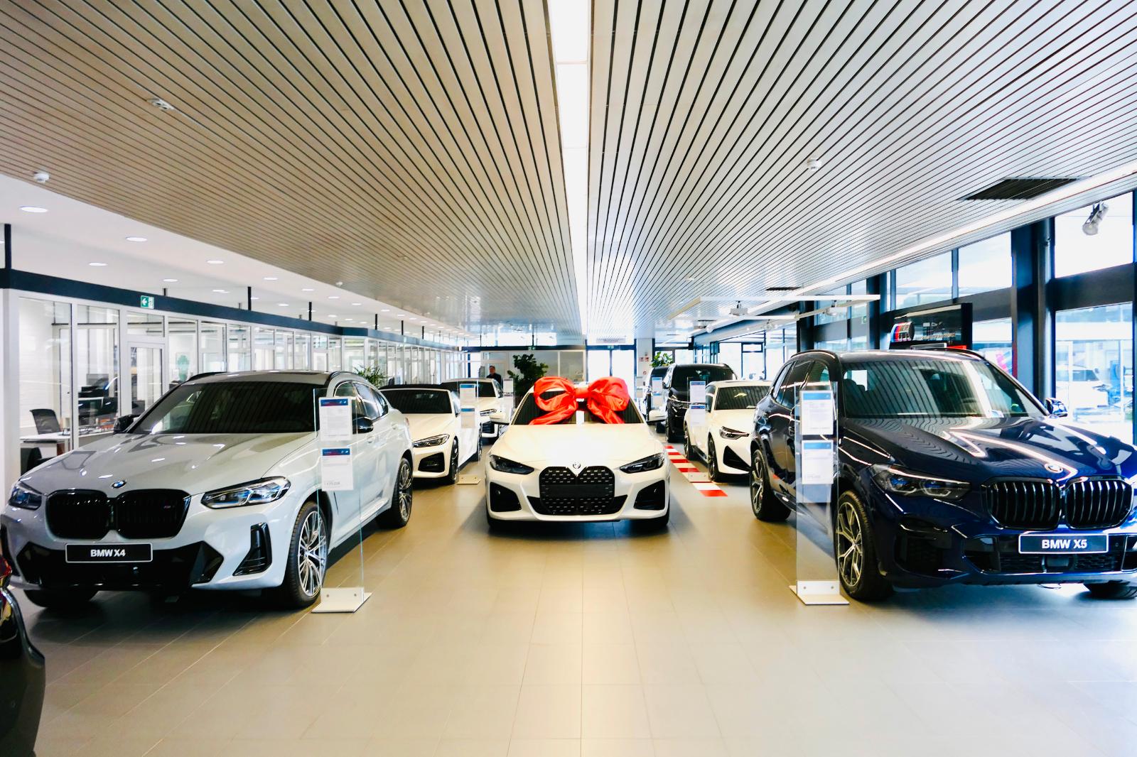 showroom-image-top