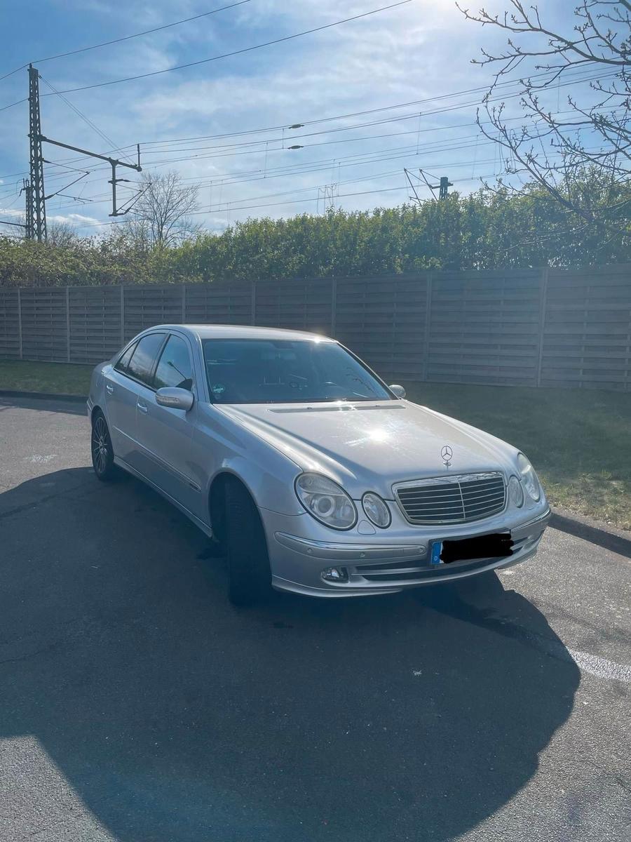 Mercedes-Benz E 200