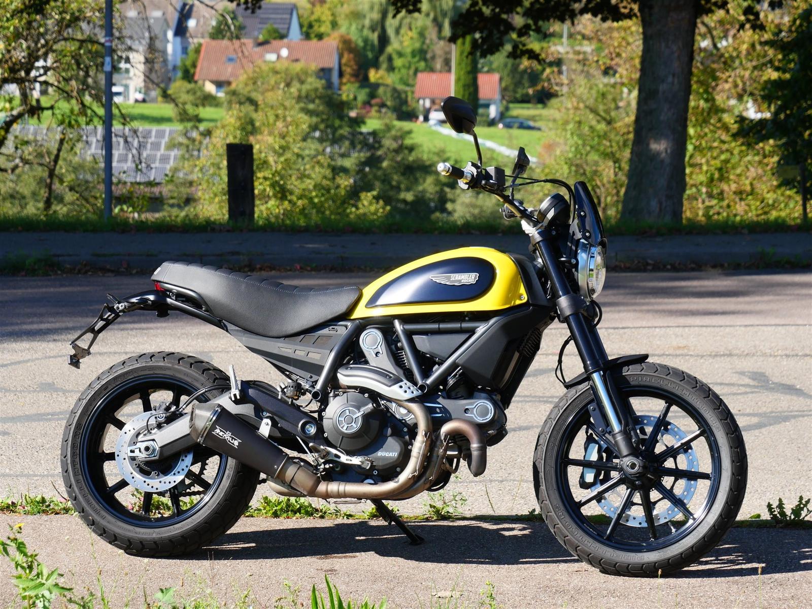 Ducati Scrambler Icon viel Zubehör