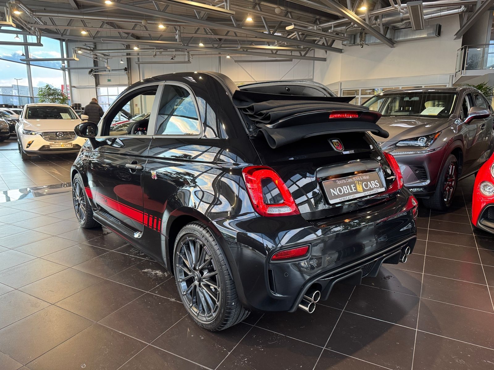 Fahrzeugabbildung Abarth 695C SABELT KLIMA BEATS NAV PDC ALU