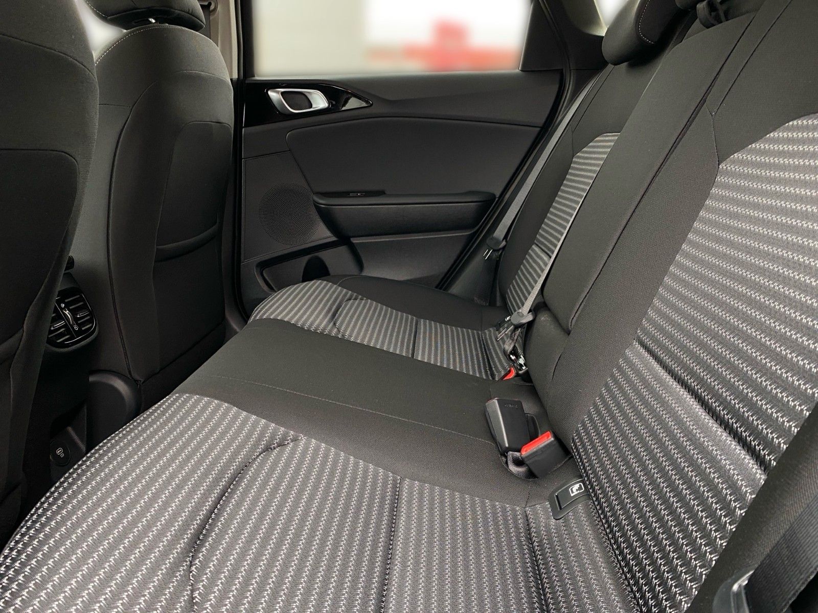 Fahrzeugabbildung Kia CEED_SW 1.0T 100 ULTIMATE STY JBL