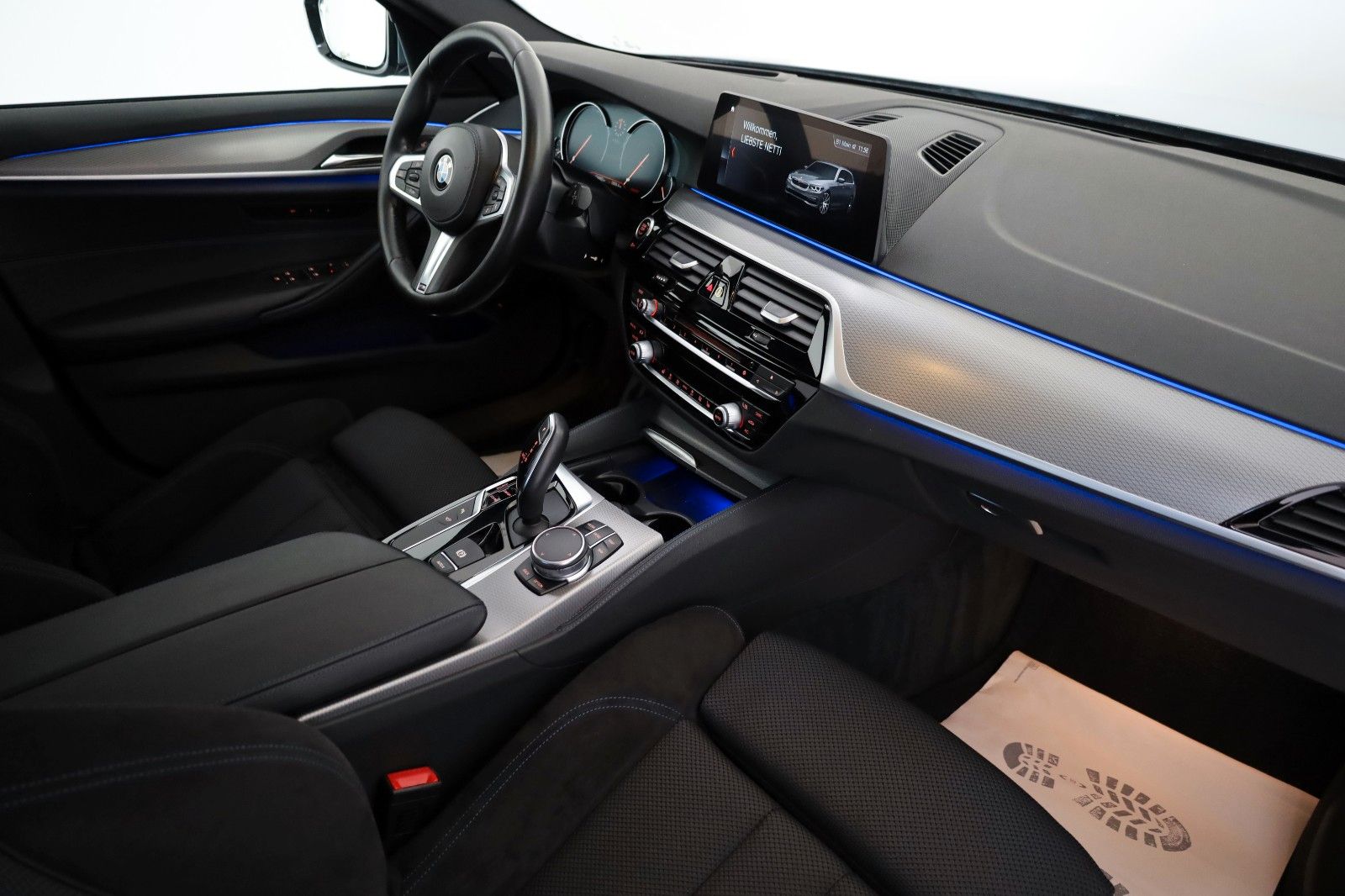 Fahrzeugabbildung BMW 530d xDrive Touring M Sport PanDach,HUD,el.AHK