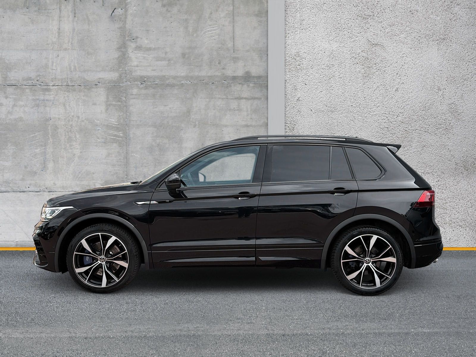 Volkswagen Tiguan R 4M Black Style PANO HARMAN LEDER imagem 2