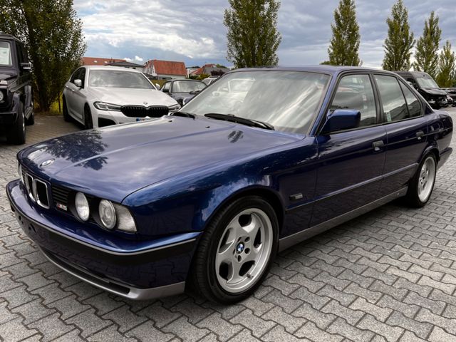 BMW E 34 M 5 Limousine. Deutsch, Nürburgringpaket