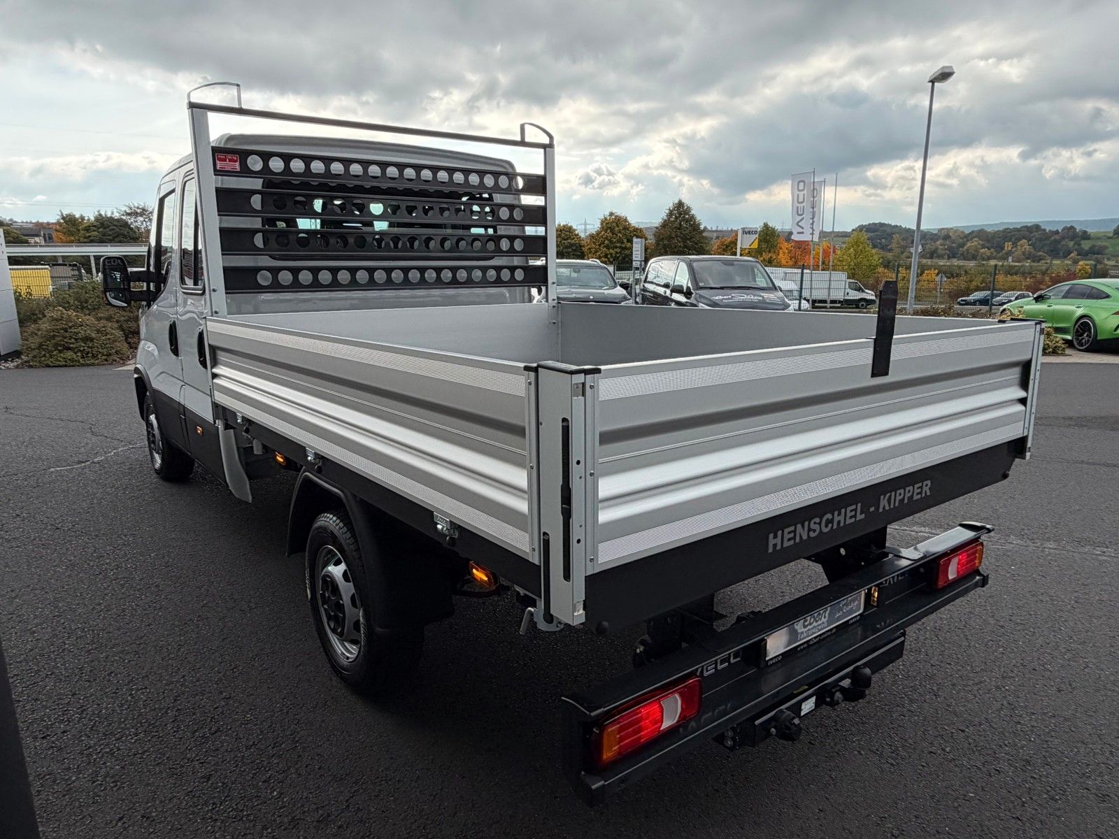 Fahrzeugabbildung Iveco Daily 35S16 A8 *R.3450mm*Automatik*AHK*7-Sitze*