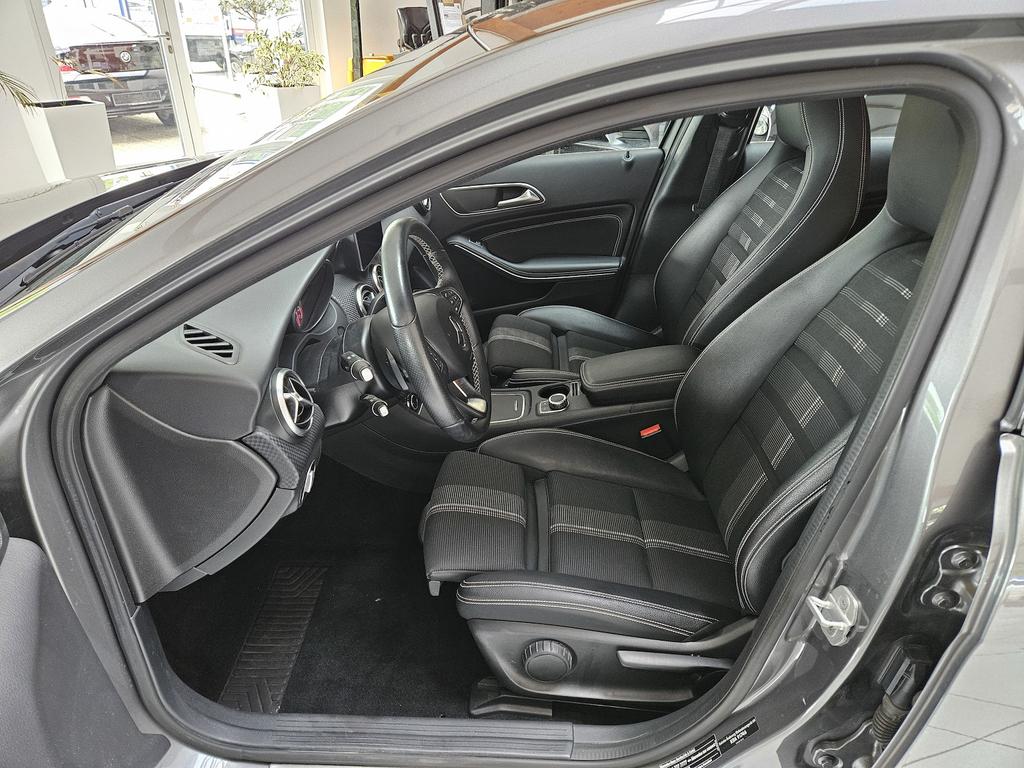 Mercedes-Benz A 220