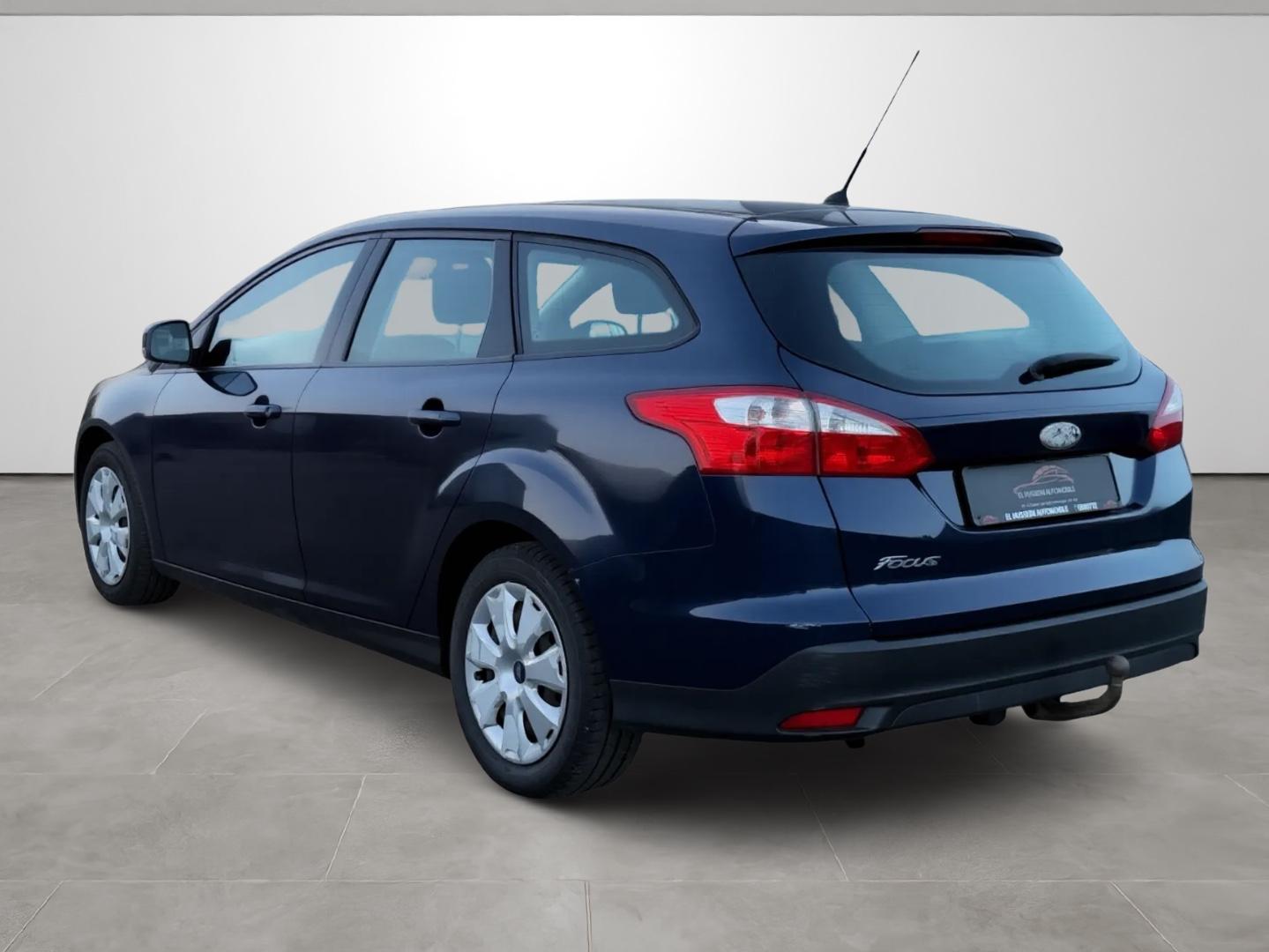 Ford Focus 2011 — photo 7