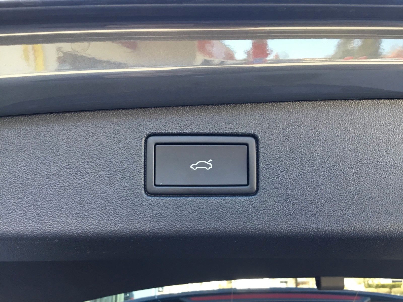 Fahrzeugabbildung Volkswagen Tiguan 1.5 eTSI DSG Life+AHK+LEDPlus+18"+Navi