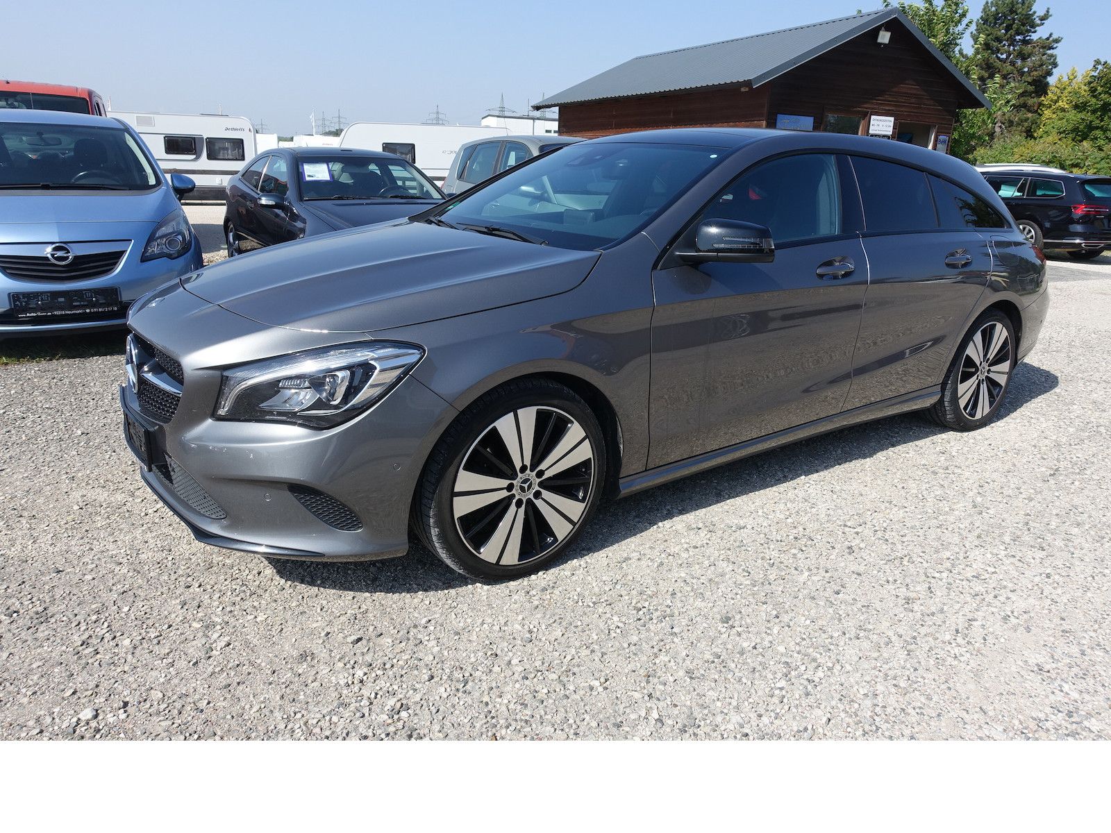 MERCEDES-BENZ CLA 200 Shooting Brake Urban Style Edition LED P