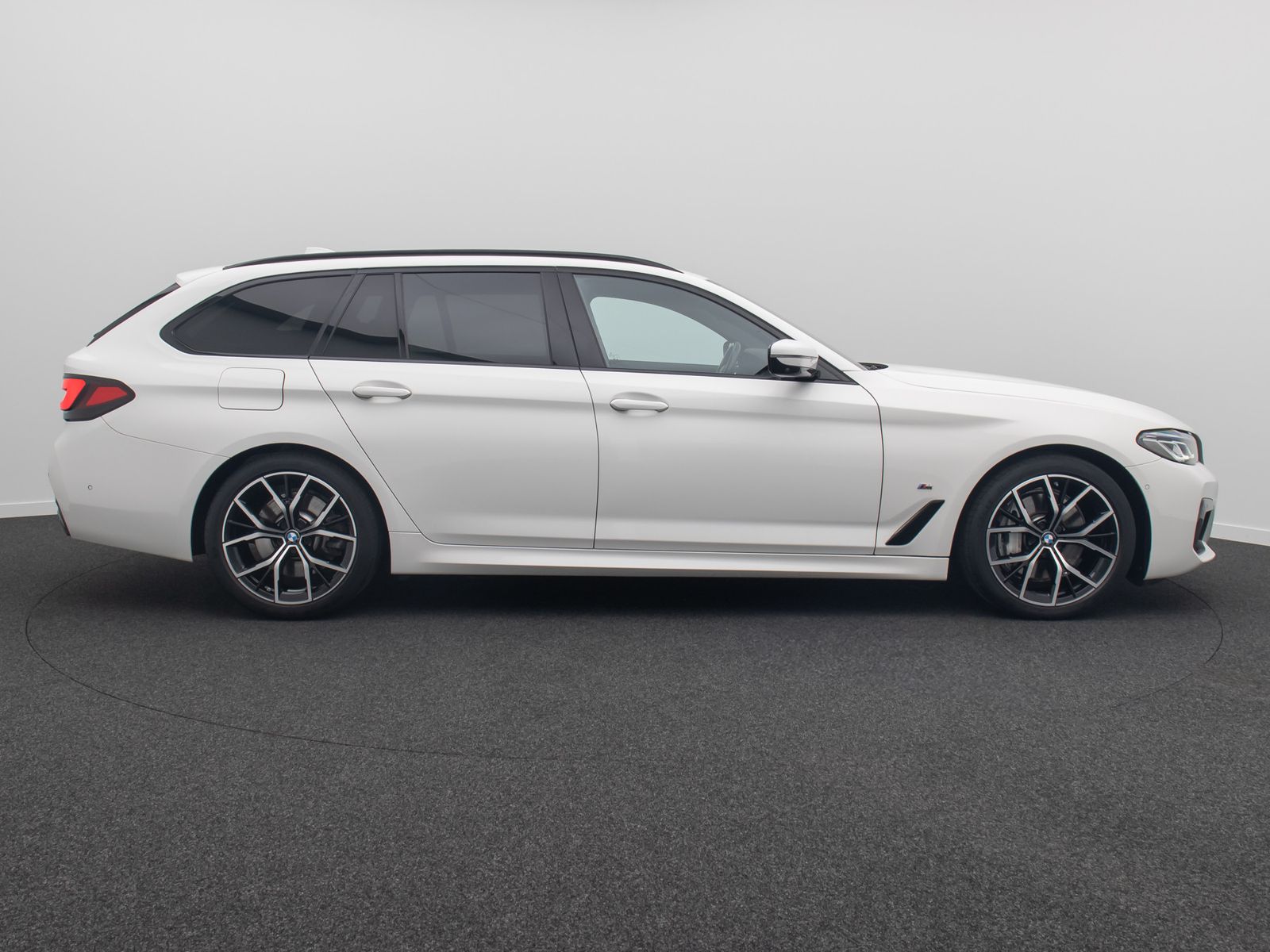 Fahrzeugabbildung BMW 530d xD M Sport DAB Laser 360&deg;HUD 4xKlima 19Zoll