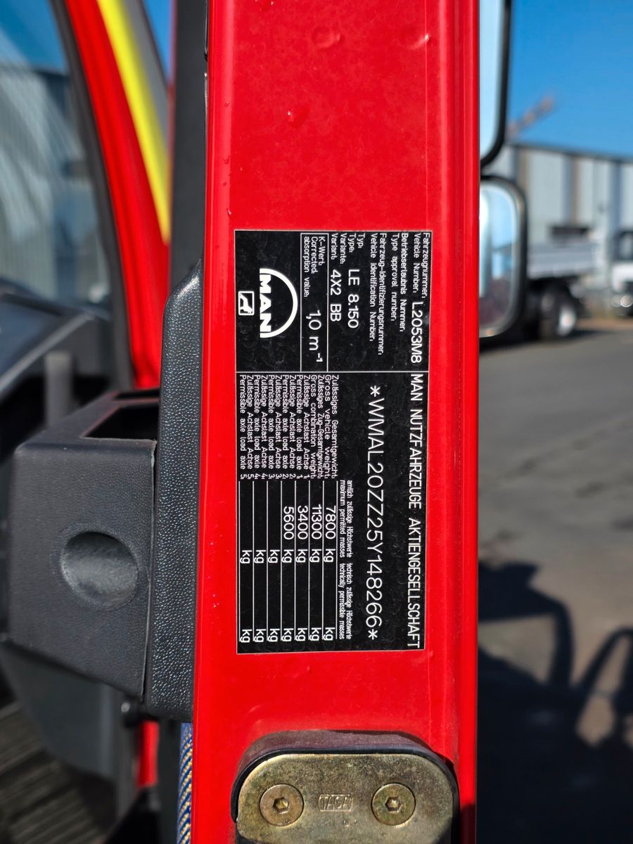 Fahrzeugabbildung MAN LE 8.150 Löschfahrzeug SLF 25/25 100/2500 Liter