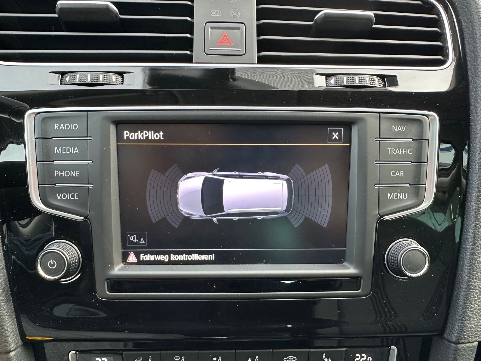Fahrzeugabbildung Volkswagen Golf VII Variant 1.6 TDI Allstar AHK/Navi/SHZG
