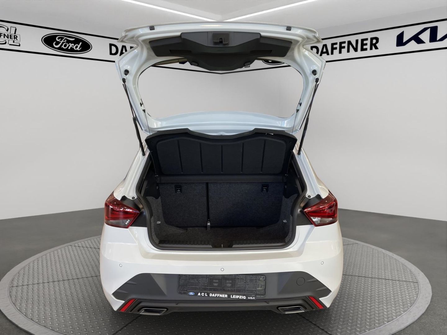 Fahrzeugabbildung SEAT Ibiza 1.0 TSI 85 kW FR Navi Digitales Cockpit LE