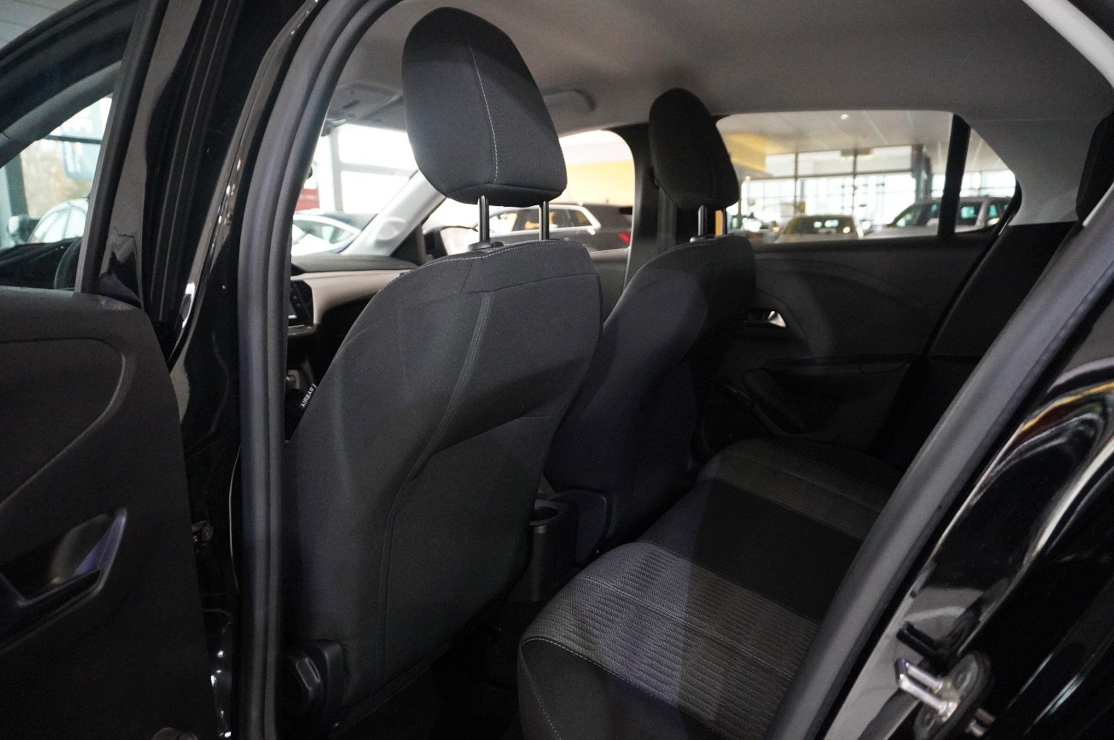 Fahrzeugabbildung Opel Corsa-e ELEKTRO 1-PHASIG NAVI/DAB/KAMEERA/VIRTU.