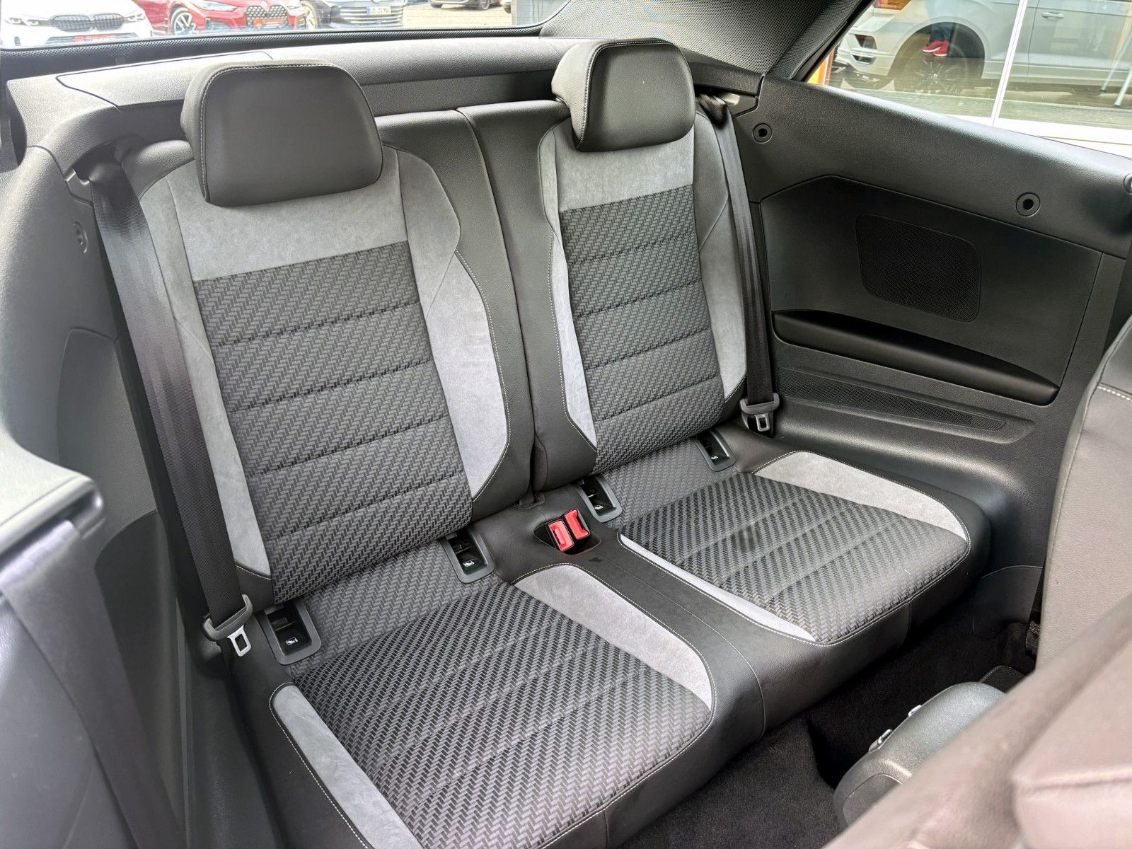 Fahrzeugabbildung Volkswagen T-Roc Cabrio 1.5TSI DSG R-Line ACC KAM LED SHZ