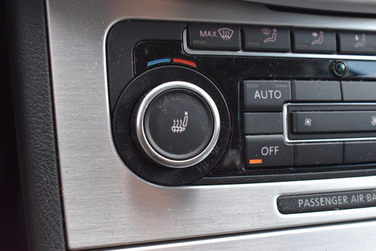 Volkswagen Passat 2011 — photo 23