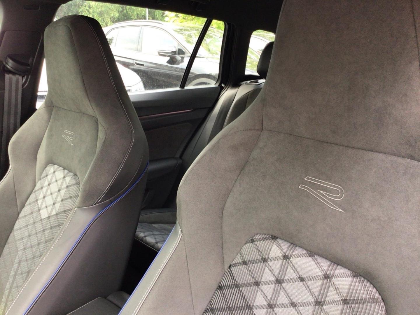 Volkswagen Golf 1.5 R-LINE DAB+ ACC SHZ R.CAM PRO LED, миниатюра 14