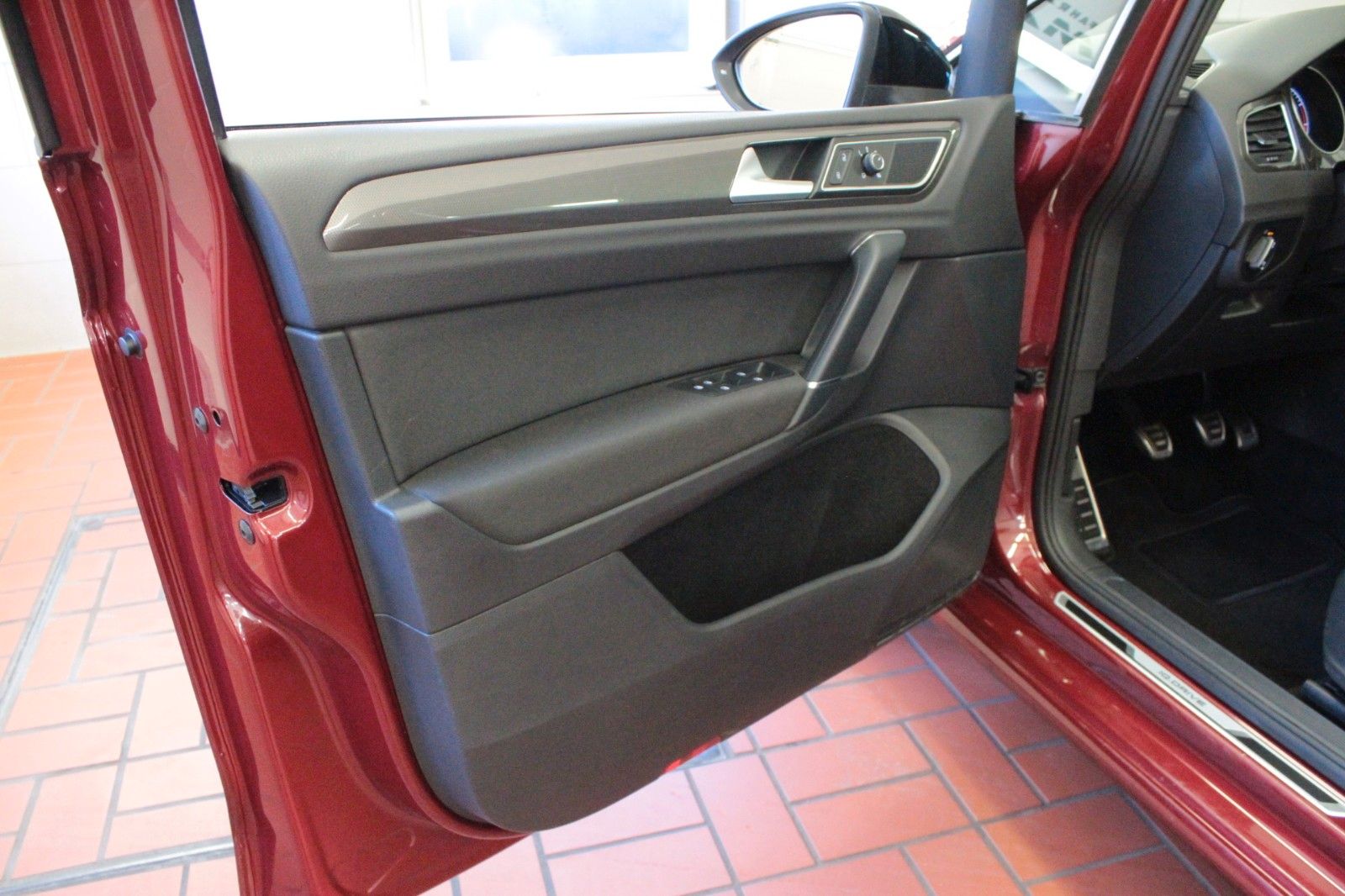 Fahrzeugabbildung Volkswagen Golf Sportsvan 1.0 TSI OPF IQ.DRIVE