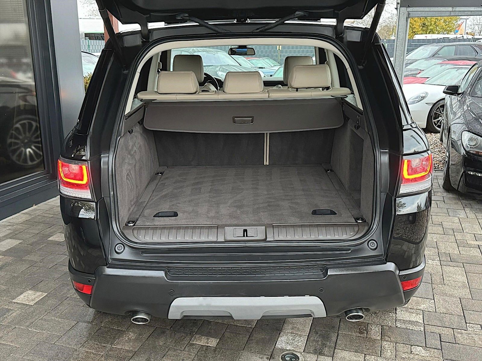 Fahrzeugabbildung Land Rover Range Rover Sport 3.0 V6 HSE Dynamic 1.Hand Pano