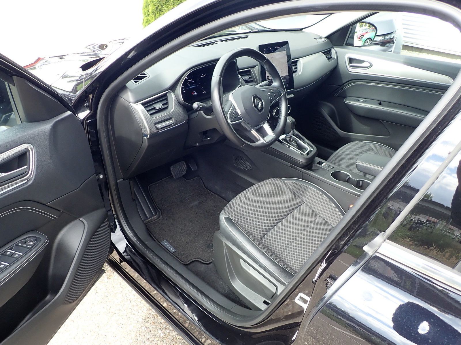 Fahrzeugabbildung Renault Arkana Intens TCe 140 EDC