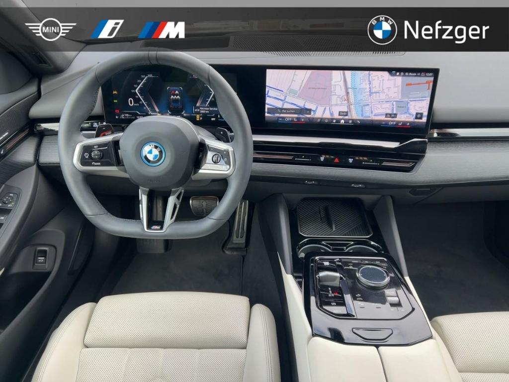BMW 530 e Touring M Sport H&K LED Alarm M Fahrwerk D