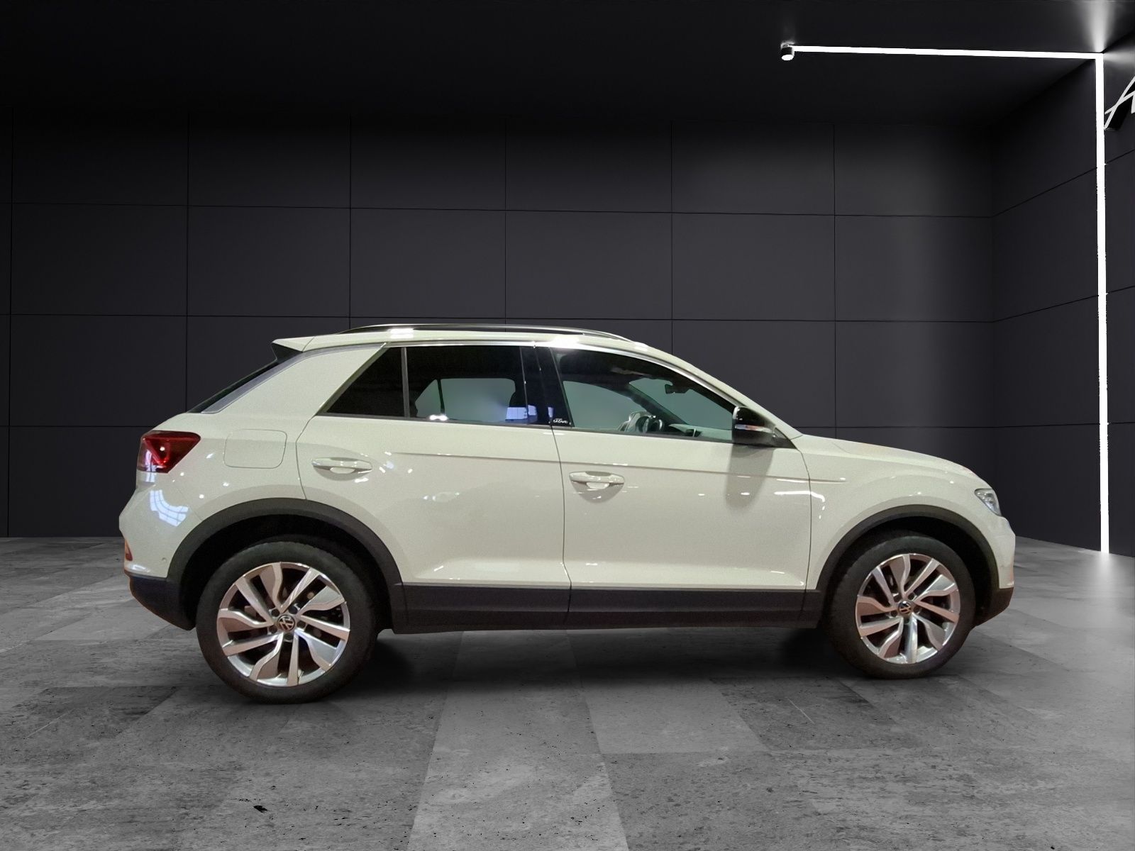 Fahrzeugabbildung Volkswagen T-Roc TSI Move Matrix ACC PDC Climatronic AID SH