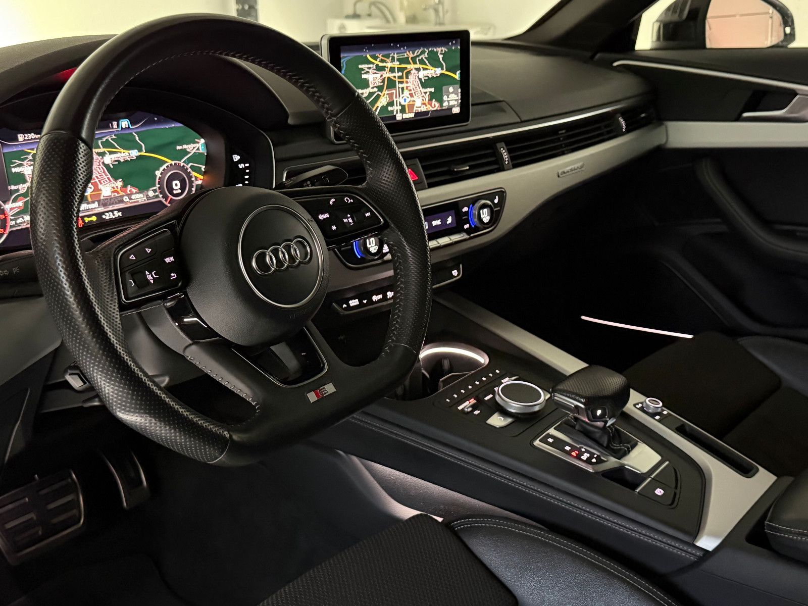 Fahrzeugabbildung Audi A4 3.0 Lim. Quattro S-LINE/DAB/B&O/MATRIX/VRTL