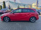 Mercedes-Benz B 180 AMG Line*AHK*STHZ*LED*8xAlu*Leder*Panorama - Mercedes-Benz B 180: Rot