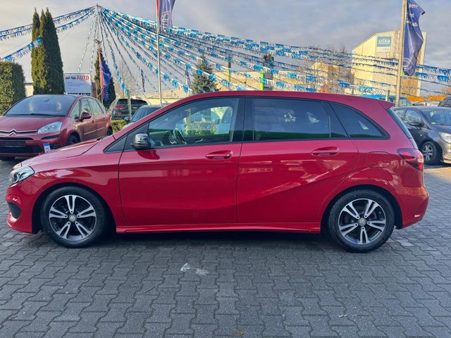 MERCEDES-BENZ B 180 AMG Line*AHK*STHZ*LED*8xAlu*Leder*Panorama