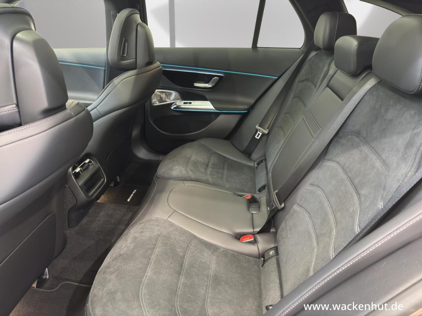 Mercedes-Benz E 220 d T AMG LINE ADVANCED PLUS AHK+DISTR+BURME