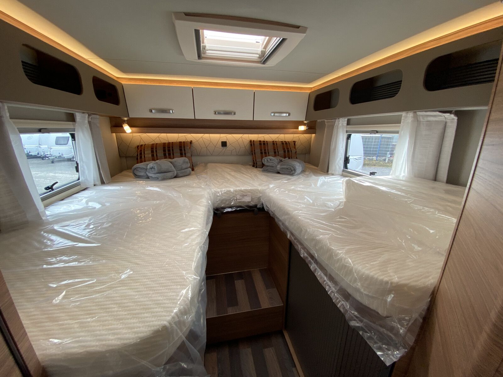 Fahrzeugabbildung Weinsberg CaraCompact MB EDITION PEPPER 640 MEG Automatik
