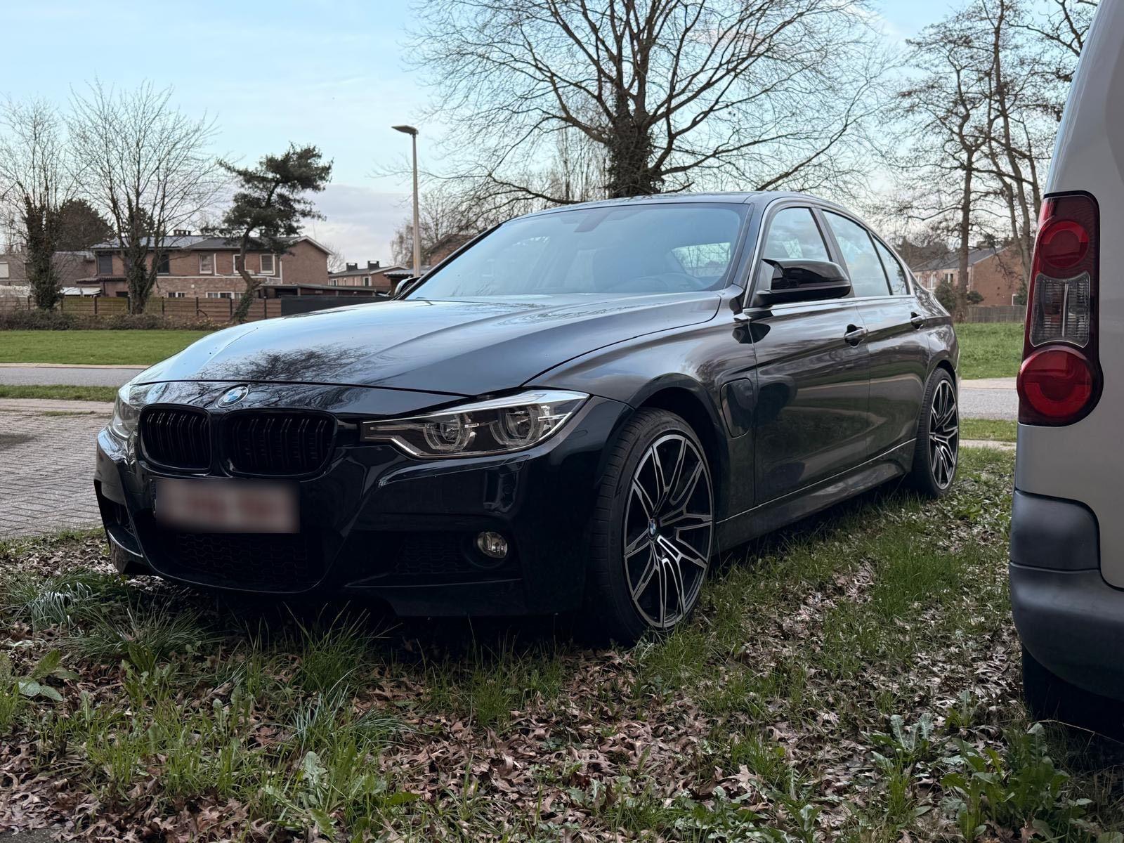 BMW 330