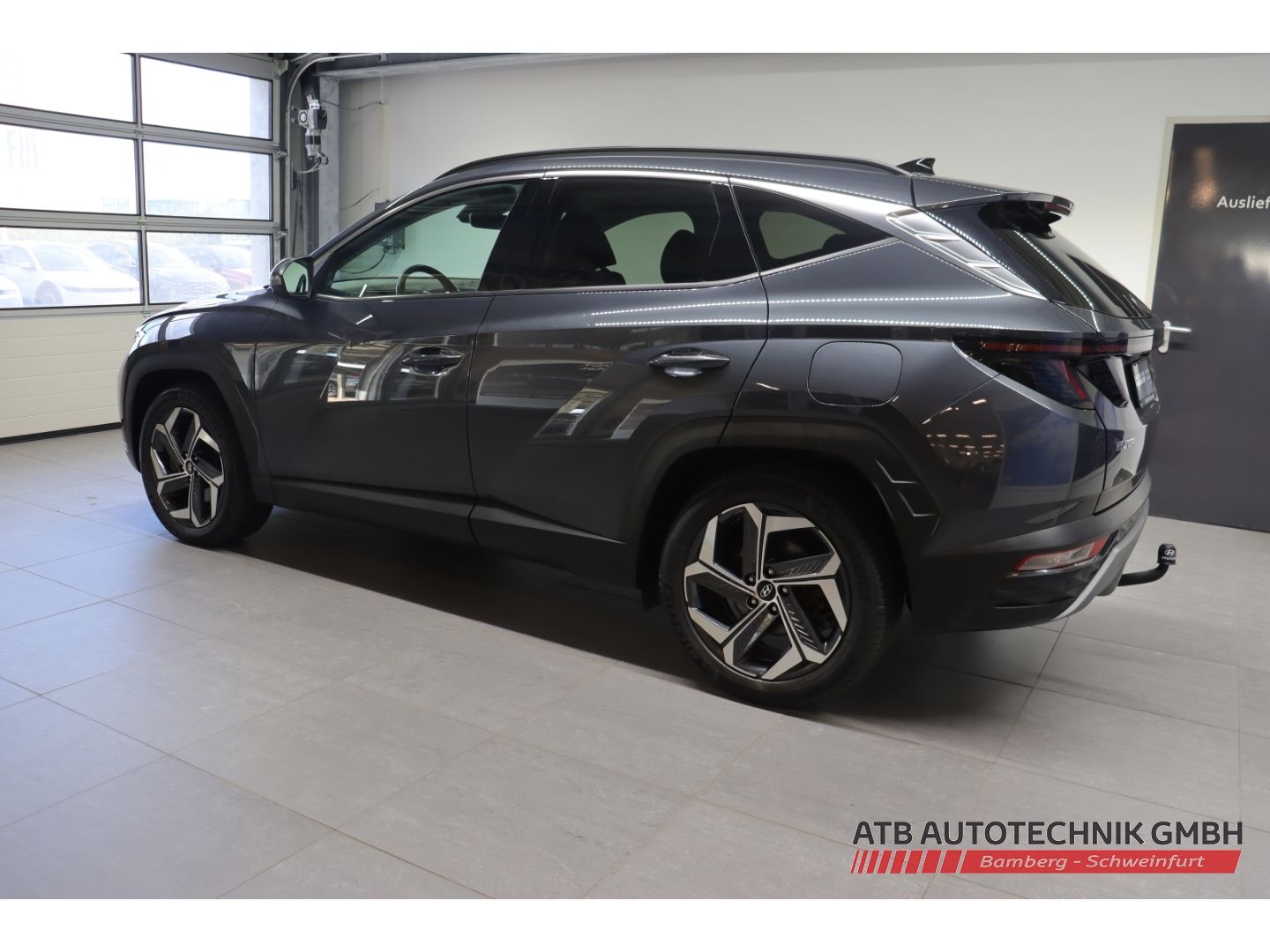 Fahrzeugabbildung Hyundai Tucson Prime PHEV 1.6 T-GDi 265PS 6-AT 4WD 97,7%